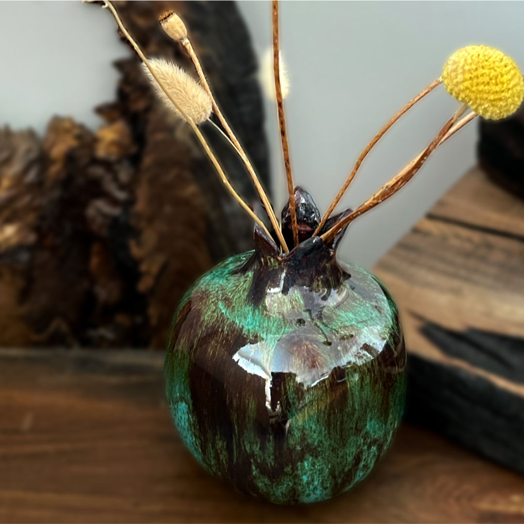 Green ceramic pomegranate suitable for ikebana