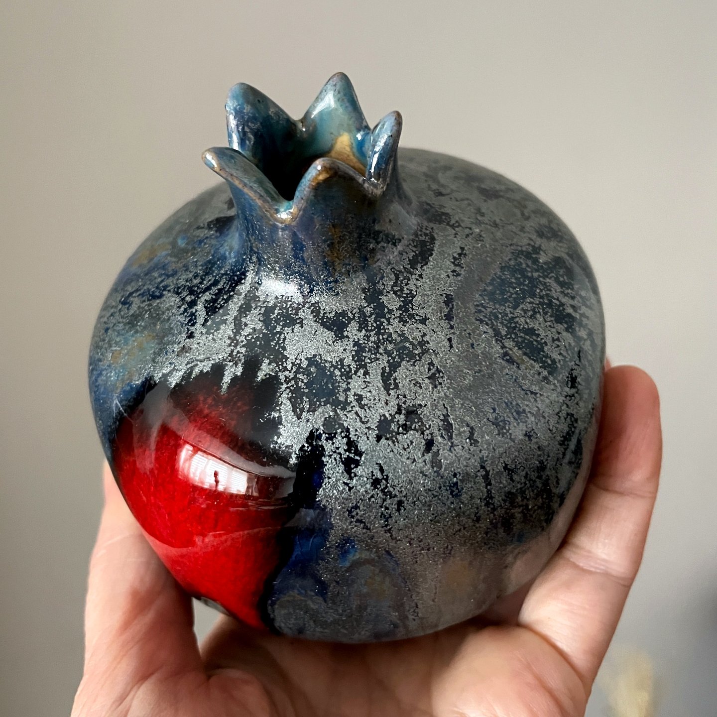 Ceramic Pomegranate Blue&Red Accent - Image 7