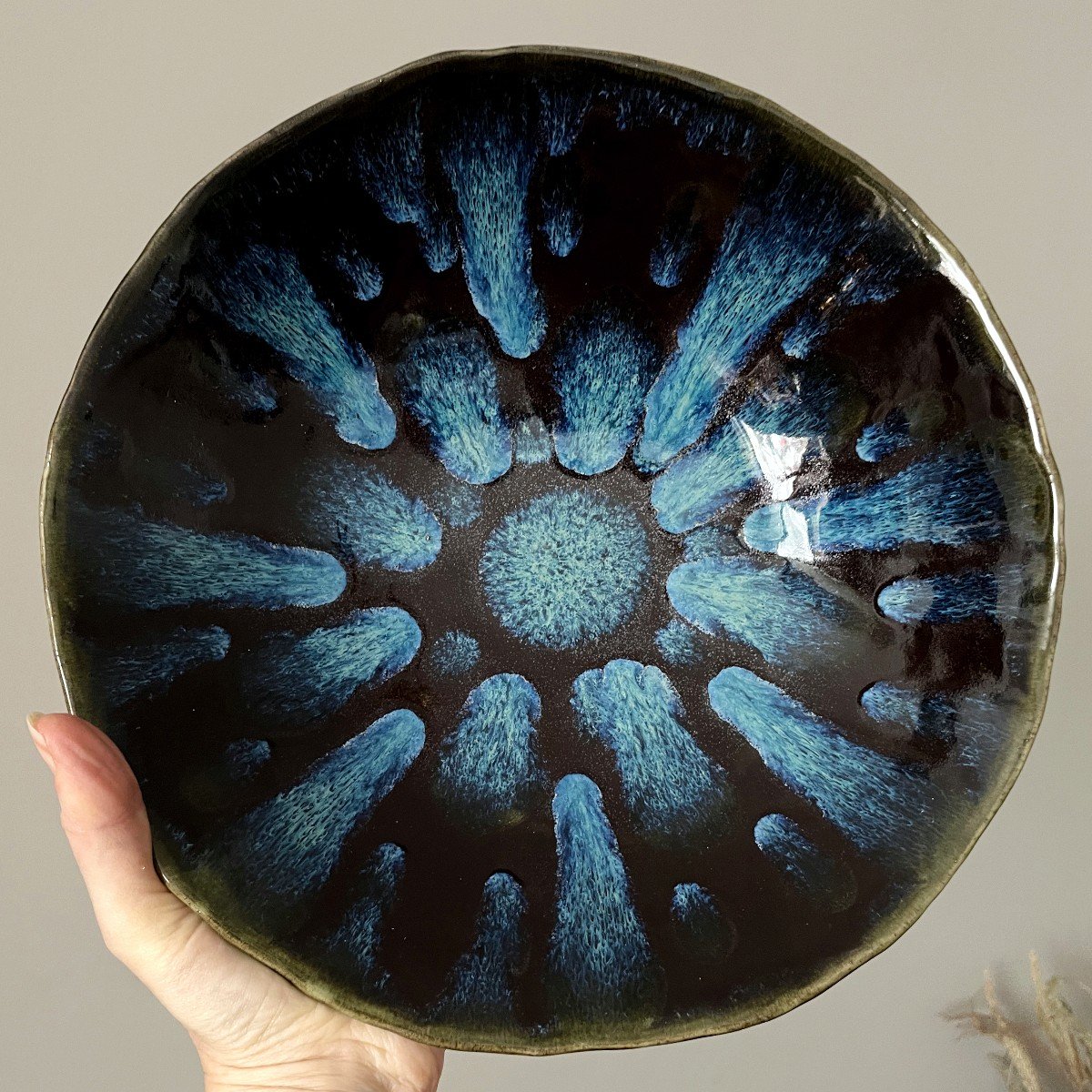 unique ceramic plate crystal glaze radial pattern