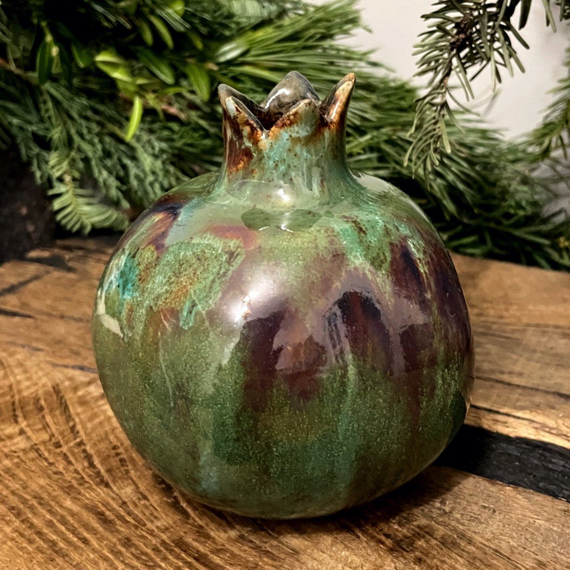 Ceramic pomegranate decorative vase with artistic glaze