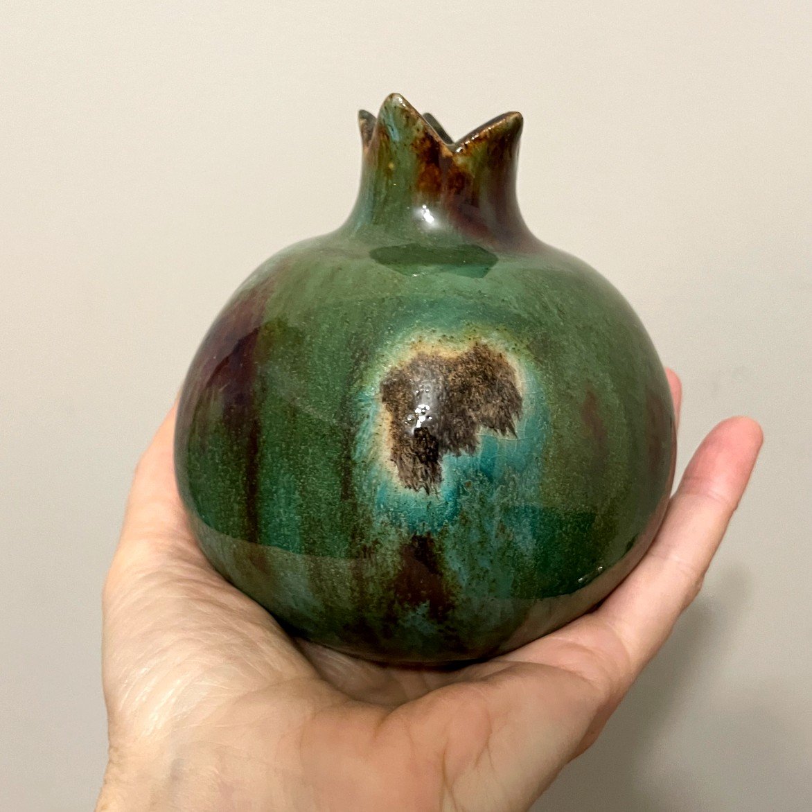 Symbolic ceramic pomegranate vase for home decor