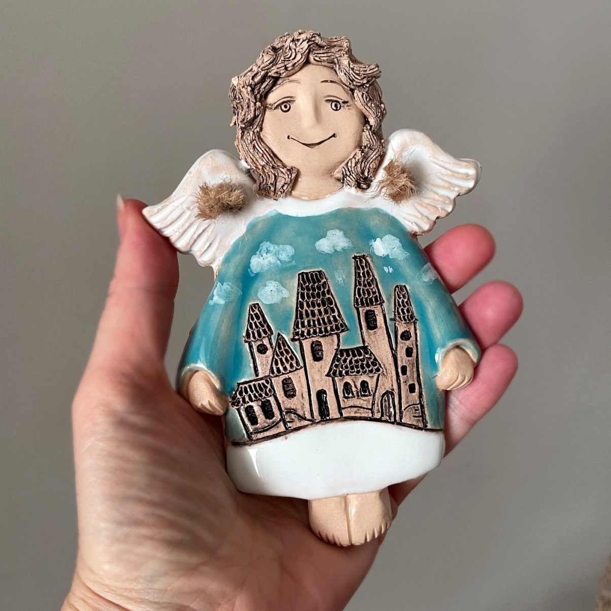 Маленький керамічний ангел, декоративна фігурка для інтер’єру