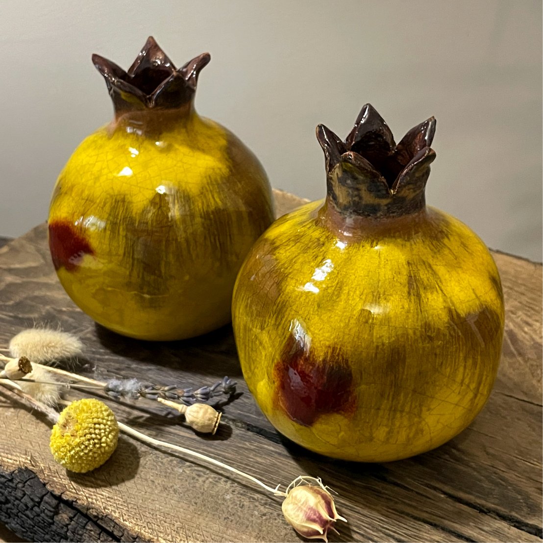 Керамічні гранати ручної роботи, декоративні символічні фігурки