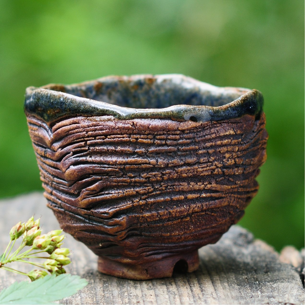 Керамічний чаван для матча ручної роботи, фактурна поверхня, обʼєм 300мл